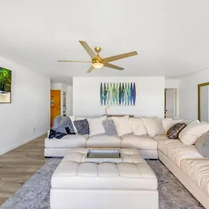 Newly Renovated With Sup Paddle Boards And Golf Clubs Included Kailua-Kona